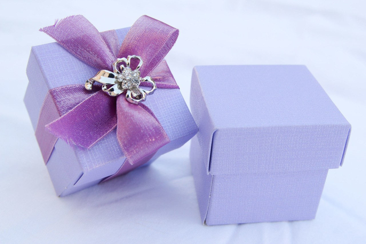 2"x 2" Italian Favor Boxes with Star Broach
