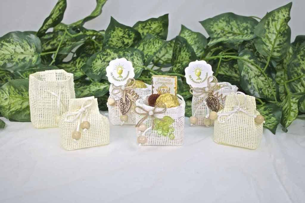 12 pcs- Large Drawstring Favor Bags w/ Wooden Ball White