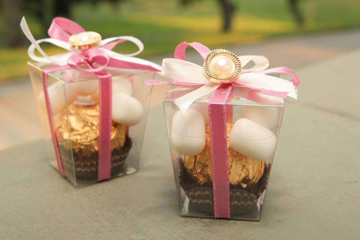 Trapezoid Candy Clear Boxes with Elegant Pearl
