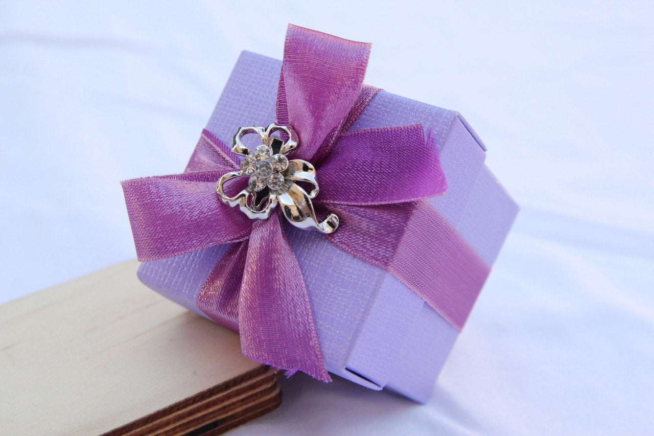 2"x 2" Italian Favor Boxes with Broach