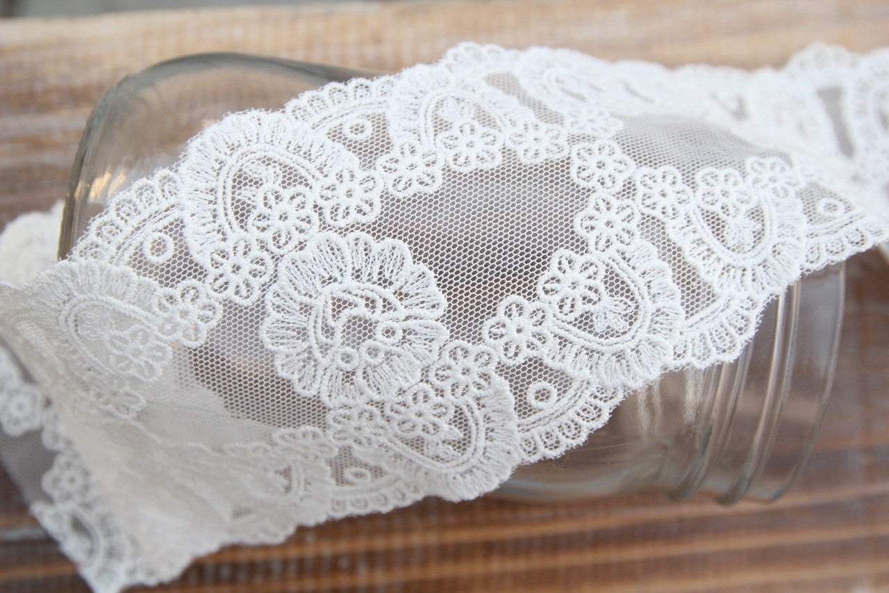 3 yards- 3" Garden of Daisy Lace