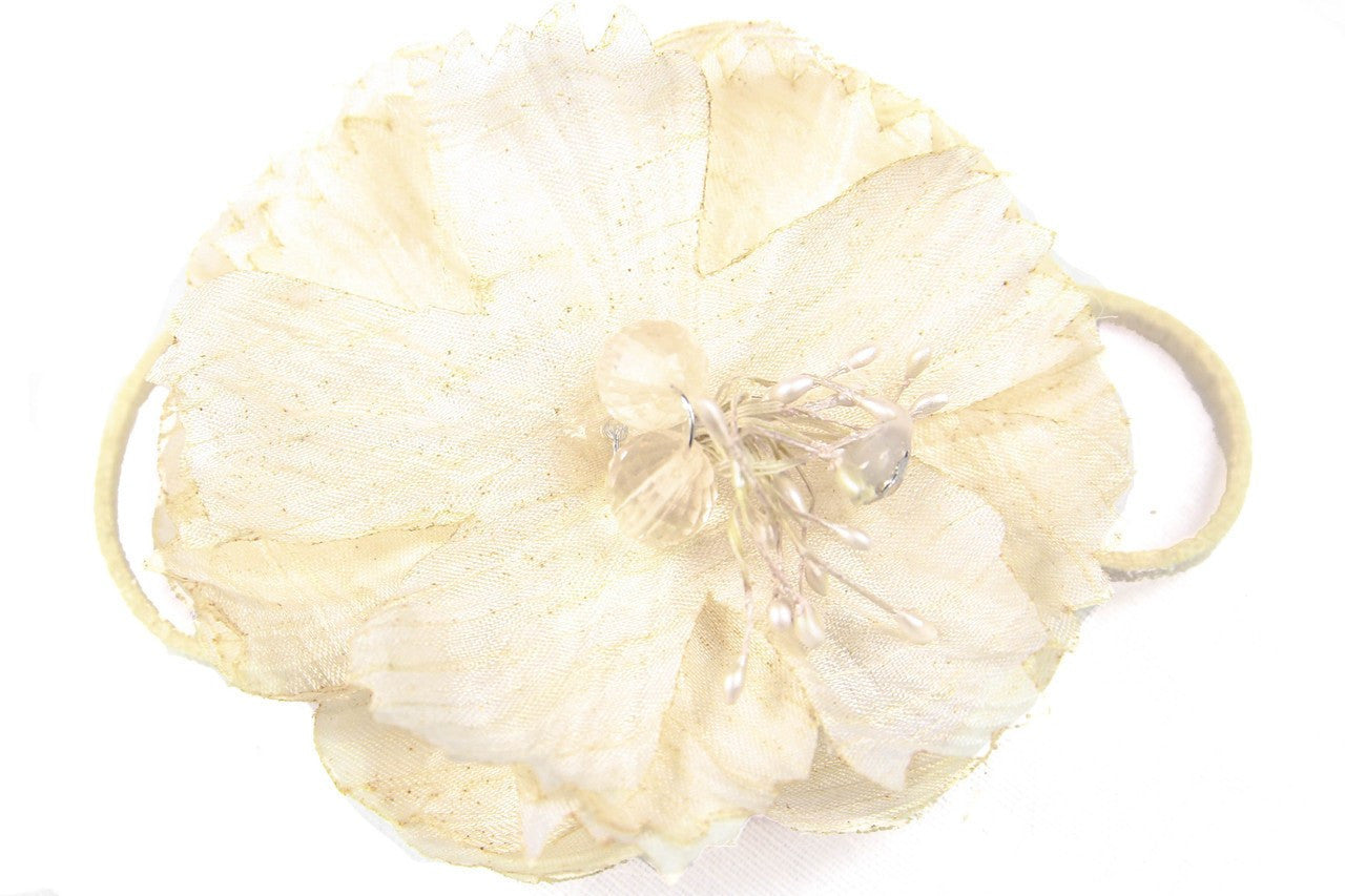 6 pcs- Ivory Flower Blossom w/clip